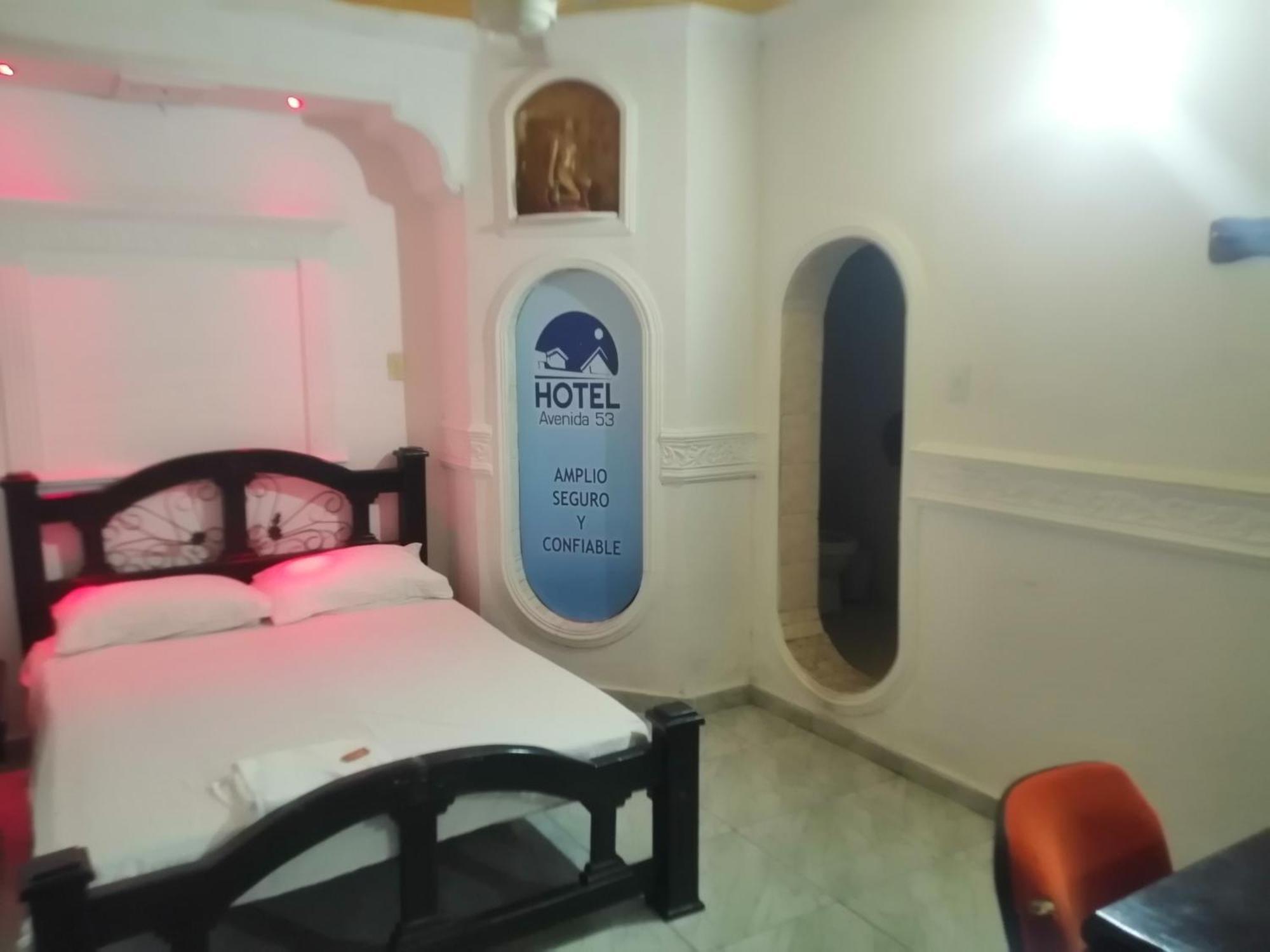 בארנקווילה Hotel Avenida53 מראה חיצוני תמונה